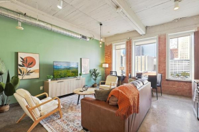 Downtown Dallas Loft Pool-Gym-Free Valet Parking